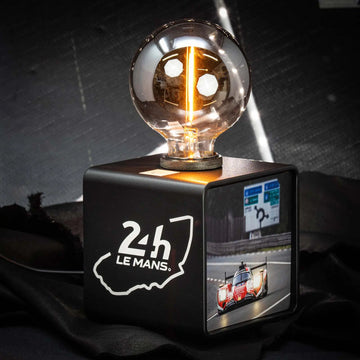 Lampe CUBE 120 Noire 24h Le Mans Kiu carsandme.com